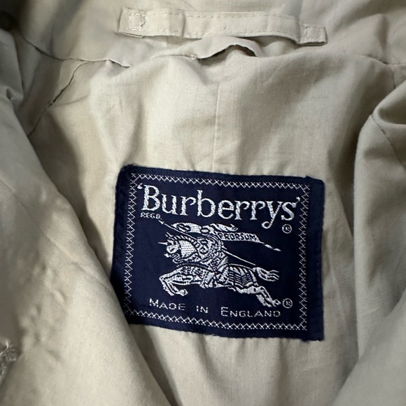 Burberry trench coat - Picture 4 of 8